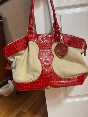 Tory Burch Red Croc-Embossed & Cream Shoulder Bag with Logo Charm